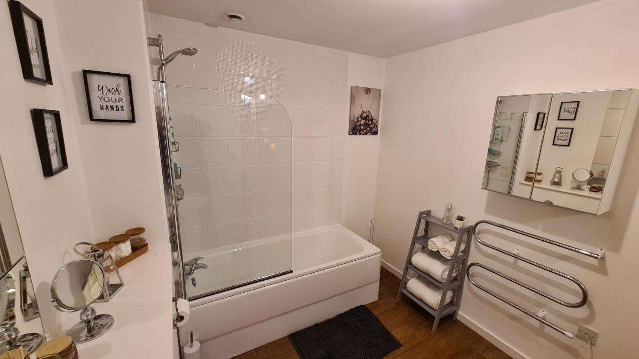 Luxury 2 Bed Apt With Free Wi-Fi & Parking Manchester Kültér fotó
